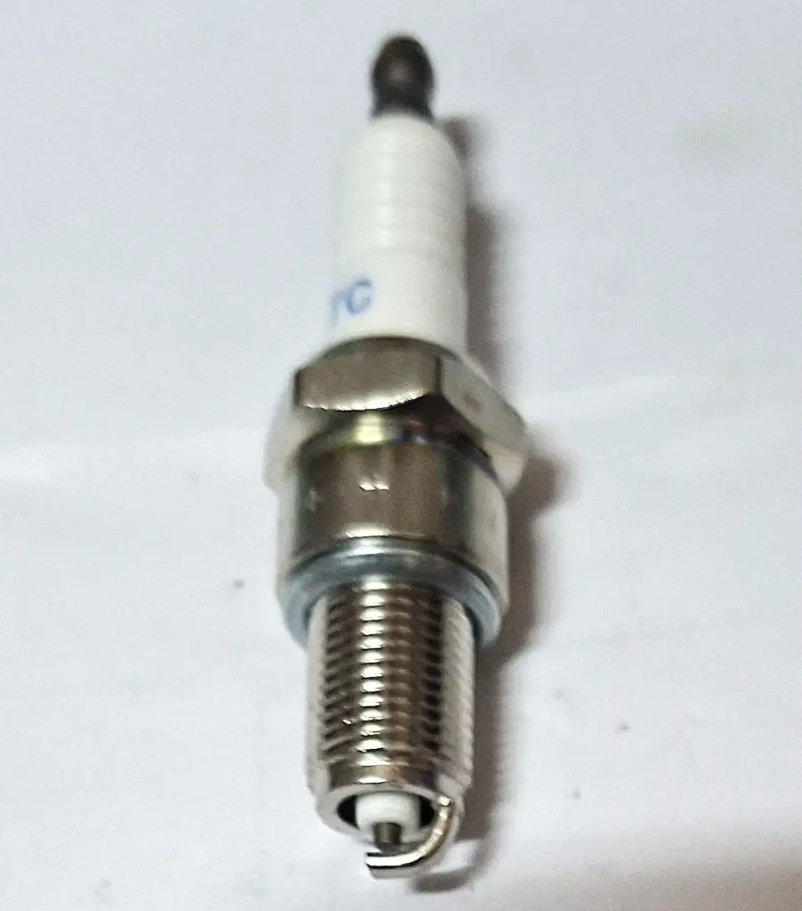 Hyundai MA0565 Spark Plug Z010210 